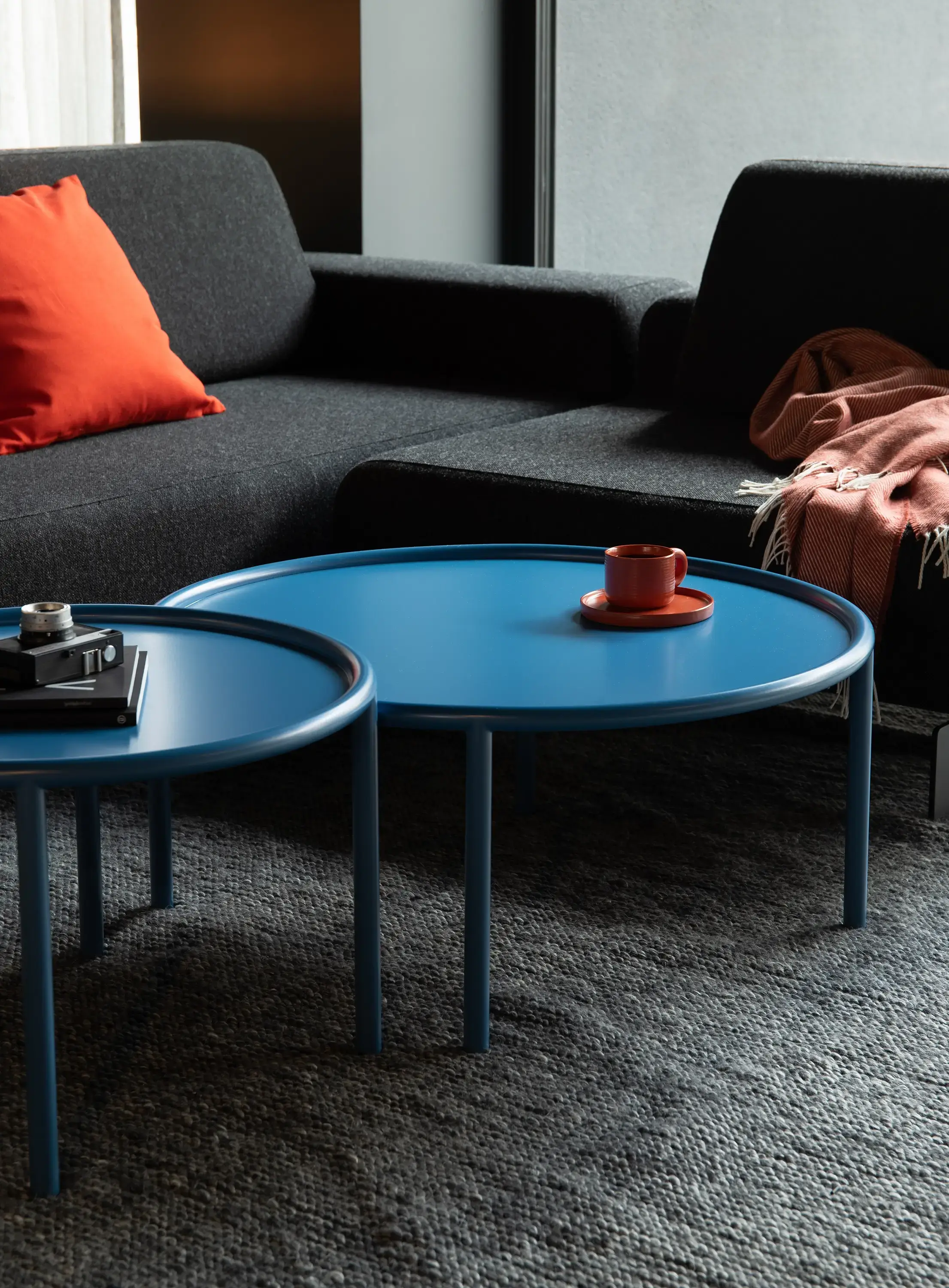 stoliki kawowe okrągłe niebieskie nowoczesne