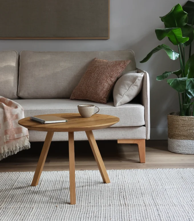 dębowy drewniany okrągły stolik kawowy do sofy