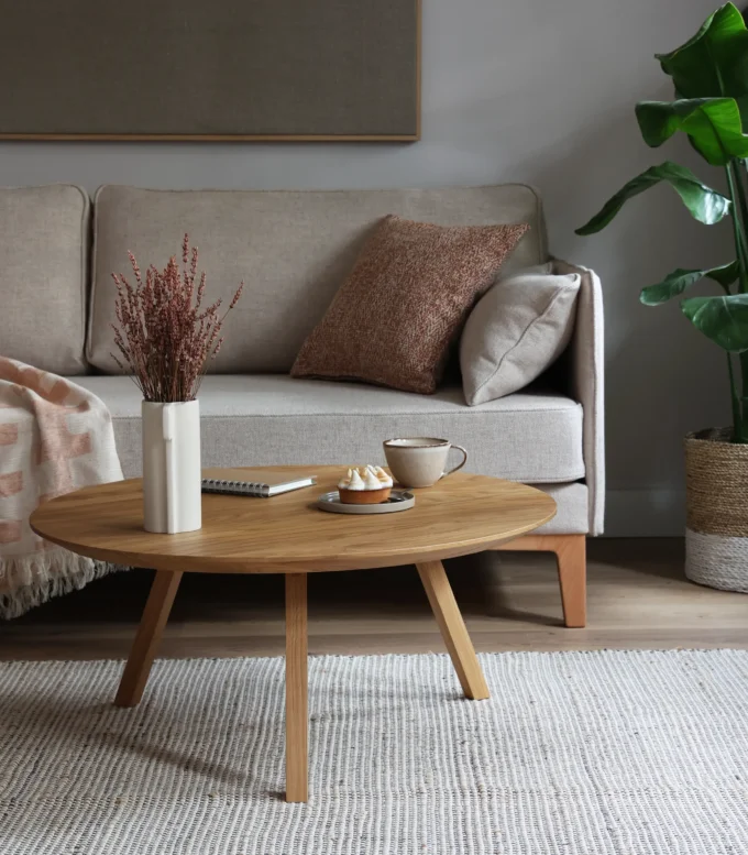 dębowy drewniany okrągły stolik kawowy do sofy