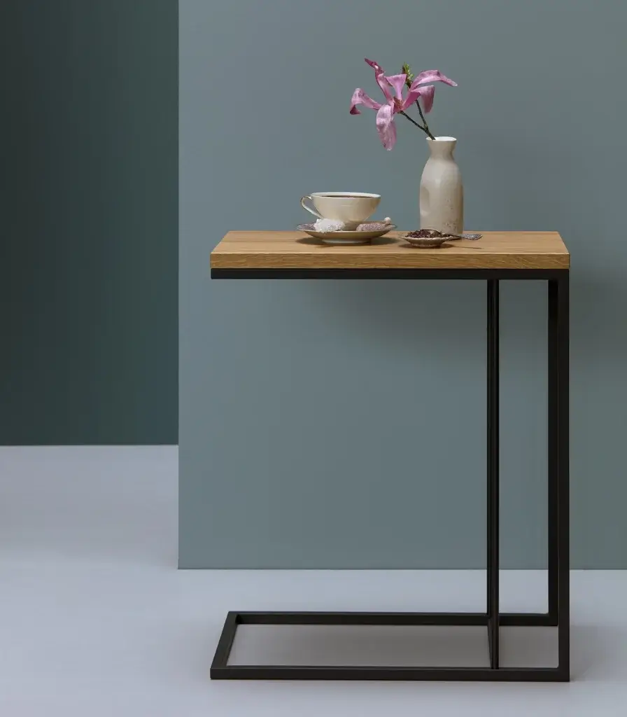 minimalistyczny boczny stolik pomocniczy felix