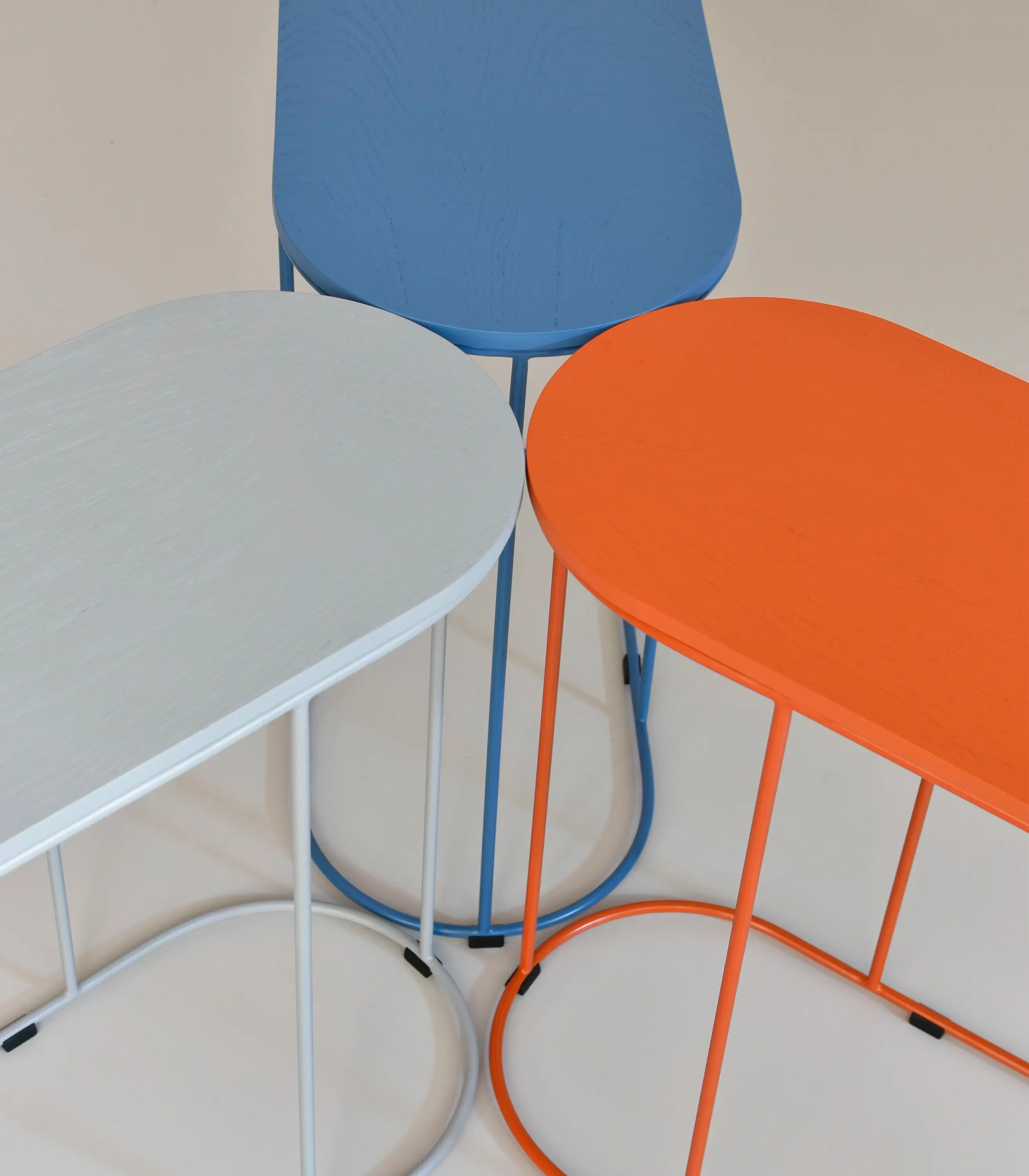nowoczesny stolik kawowy boczny pomocniczy kolor pomarańczowy