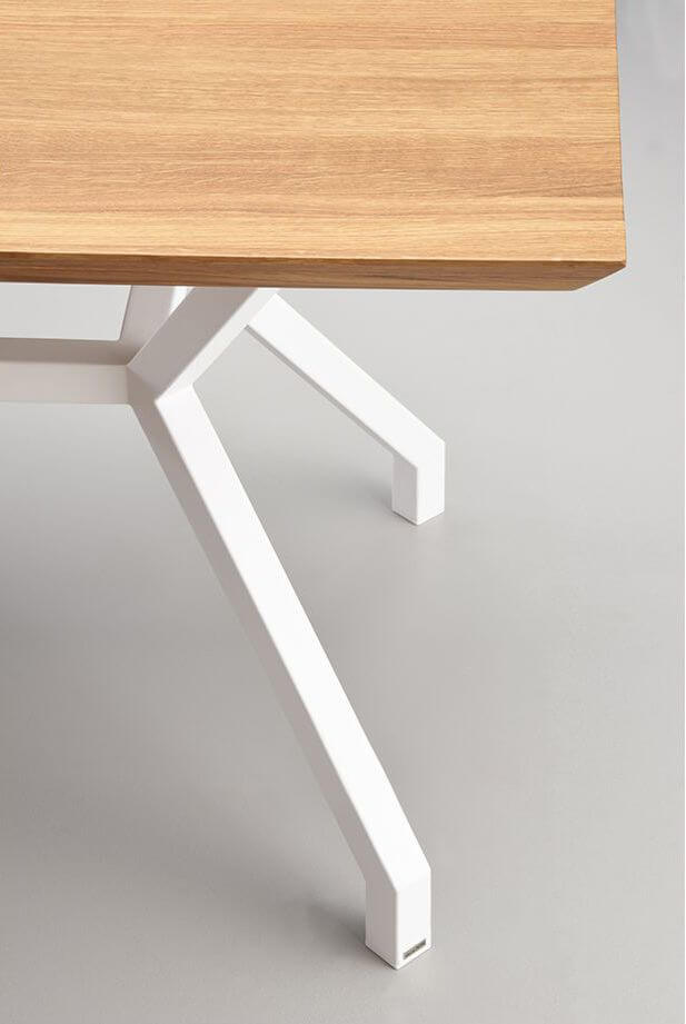 nowoczesny stol
