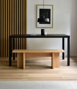 stół drewniany czarny prosta forma