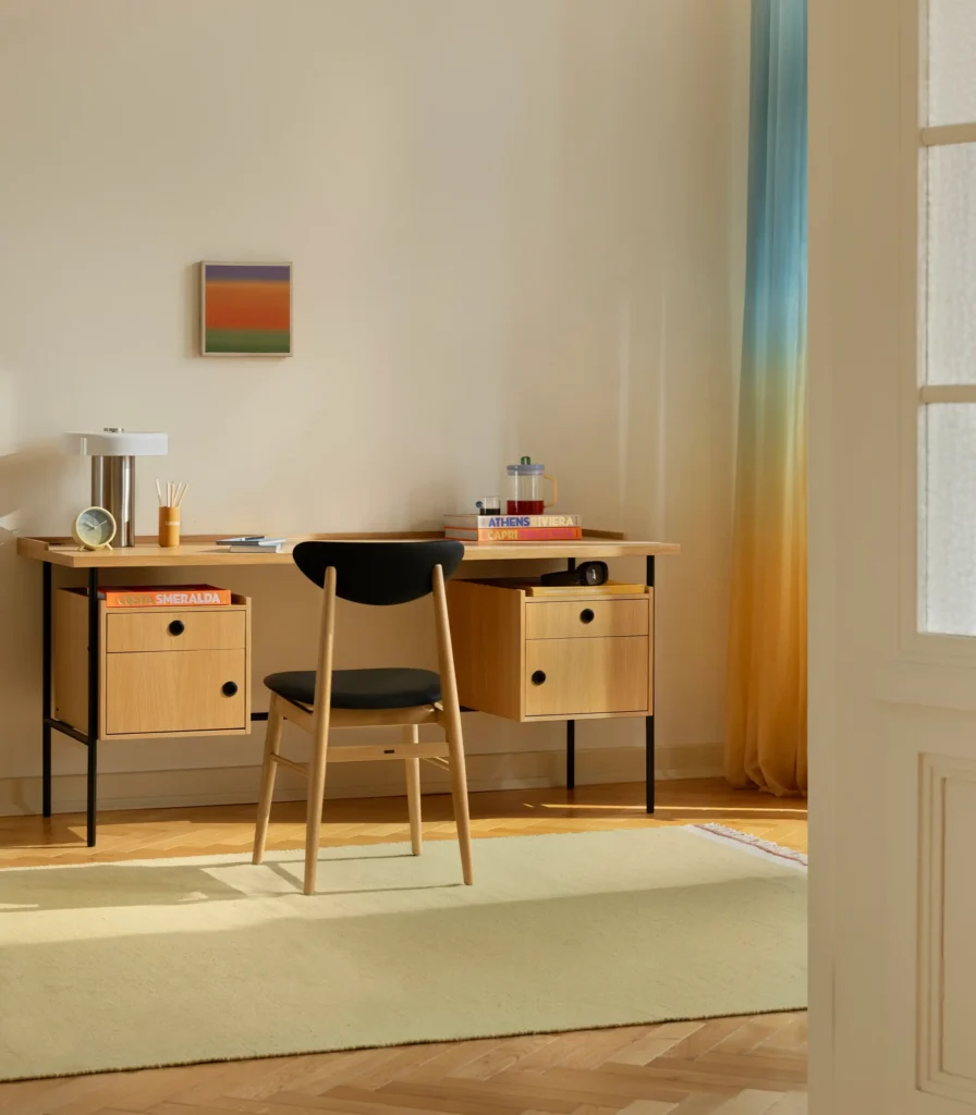 biurko dębowe z kontenerkiem i szufladami klasyczne bauhaus vintage minimalistyczne