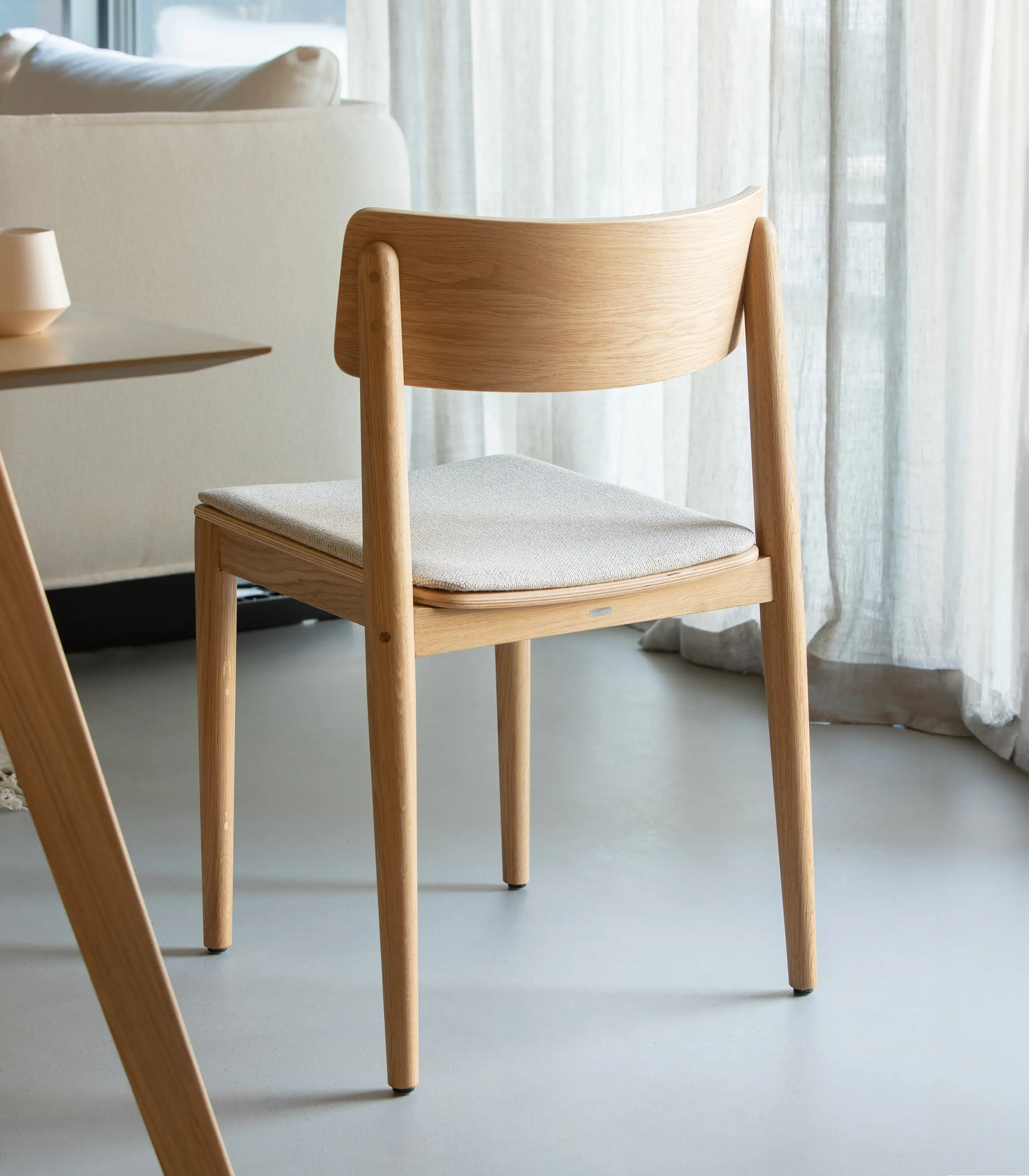 krzesło dębowe drewniane klasyczne tapicerka jasna
