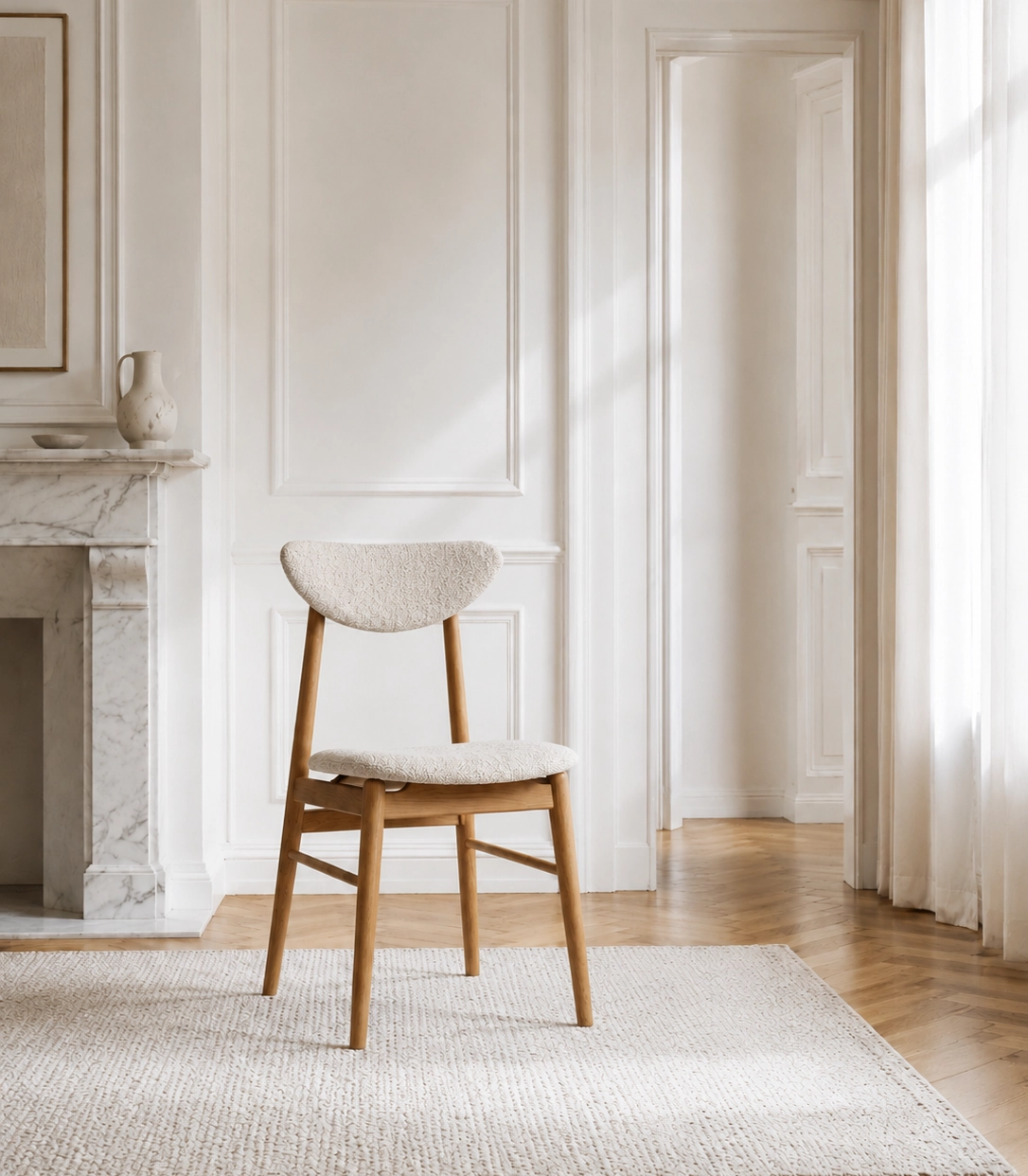 krzesło dębowe mid century modern klasyczne boucle jasna tapicerka