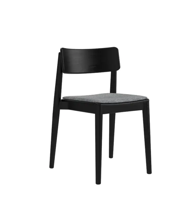 czarne drewniane krzesło tapicerowane plecionka