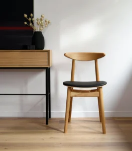 tapicerowane krzesło drewniane dębowe polski design