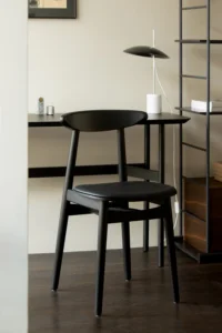 krzesło drewniane eleganckie czarne polski design