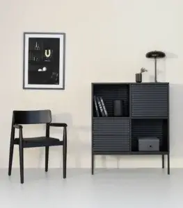 szafka pionowa czarna minimalistyczna prosta forma