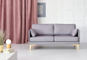 nowoczesna sofa w stylu skandynawskim debowe nogi